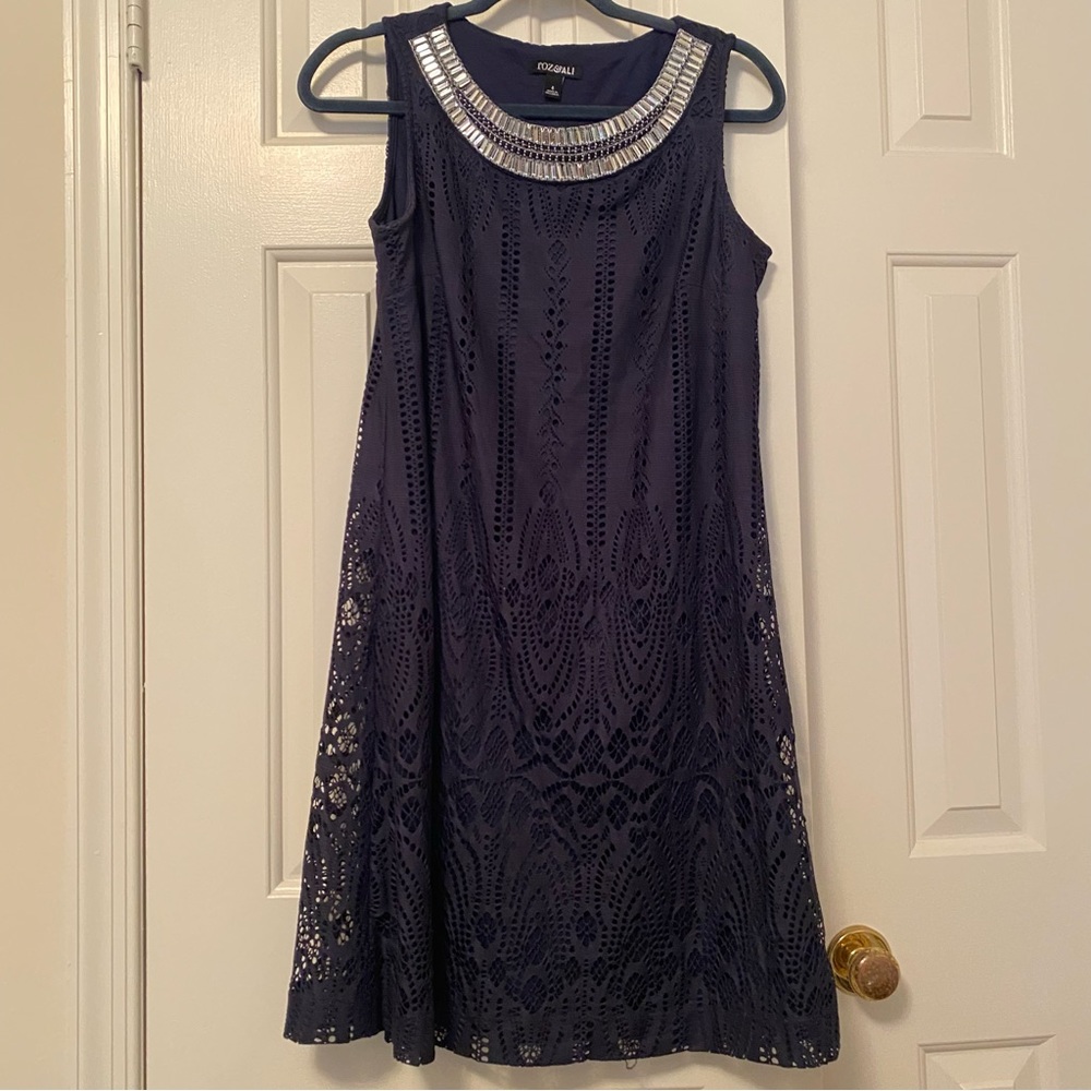Roz and Ali DressBarn Navy Lace Embellished Collar Dress Women's Size 4